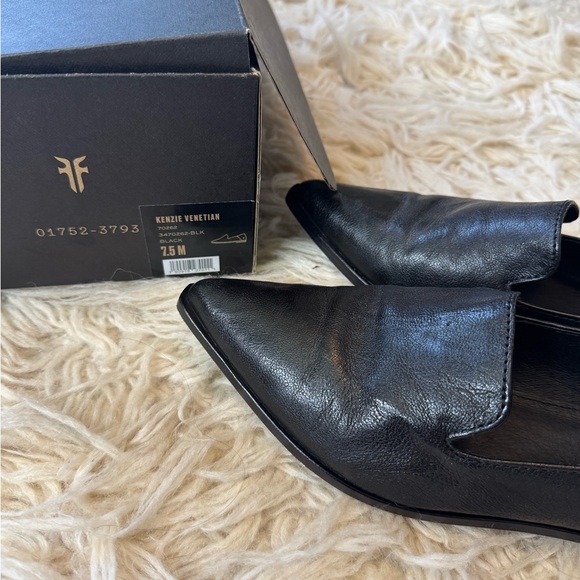 Frye Kenzie Venetian Loafer Black Leather - Picture 3 of 9